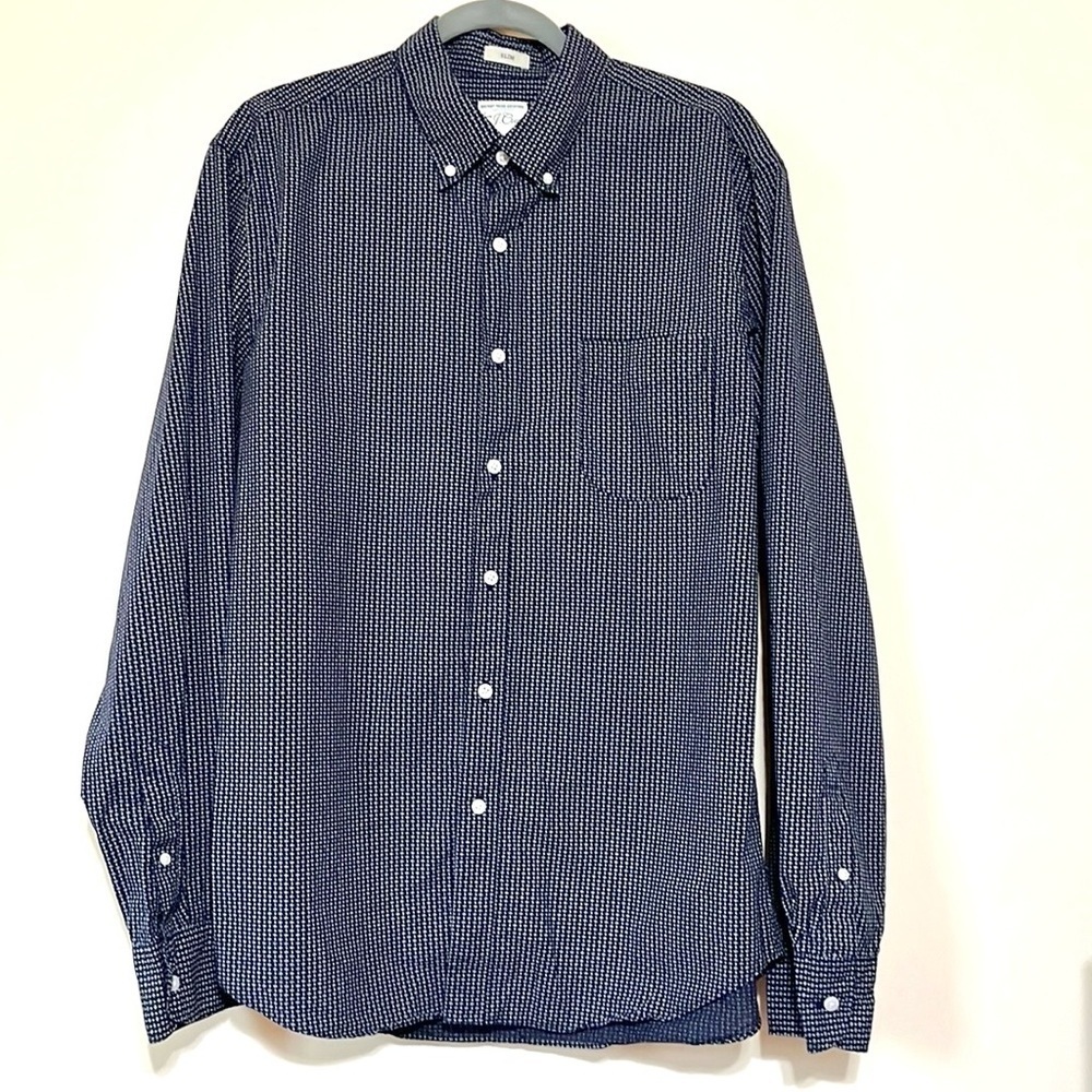 J. Crew Slim Lightweight Button Down Shirt Size Large - Picture 1 of 8